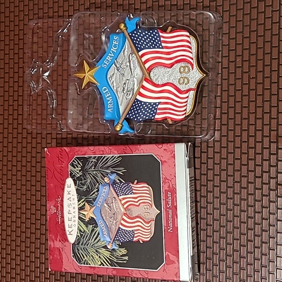 10 Patriotic Holiday Christmas Ornaments - Picture 2 of 14